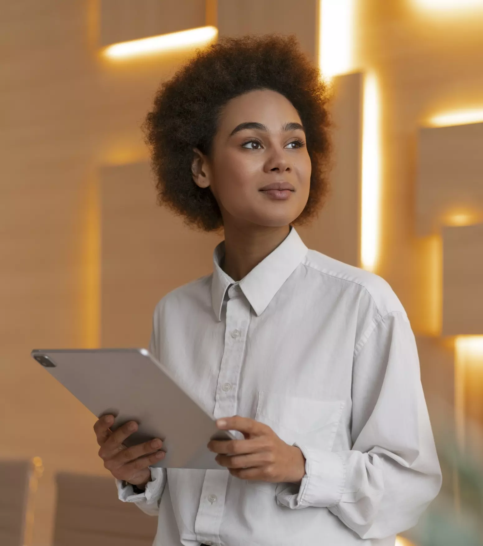 Acreditamos que os membros das Empresas Juniores devem direcionar seu foco para o aprendizado, absorvendo conhecimento genuíno sobre negócios, em vez de se envolverem em tarefas operacionais repetitivas.