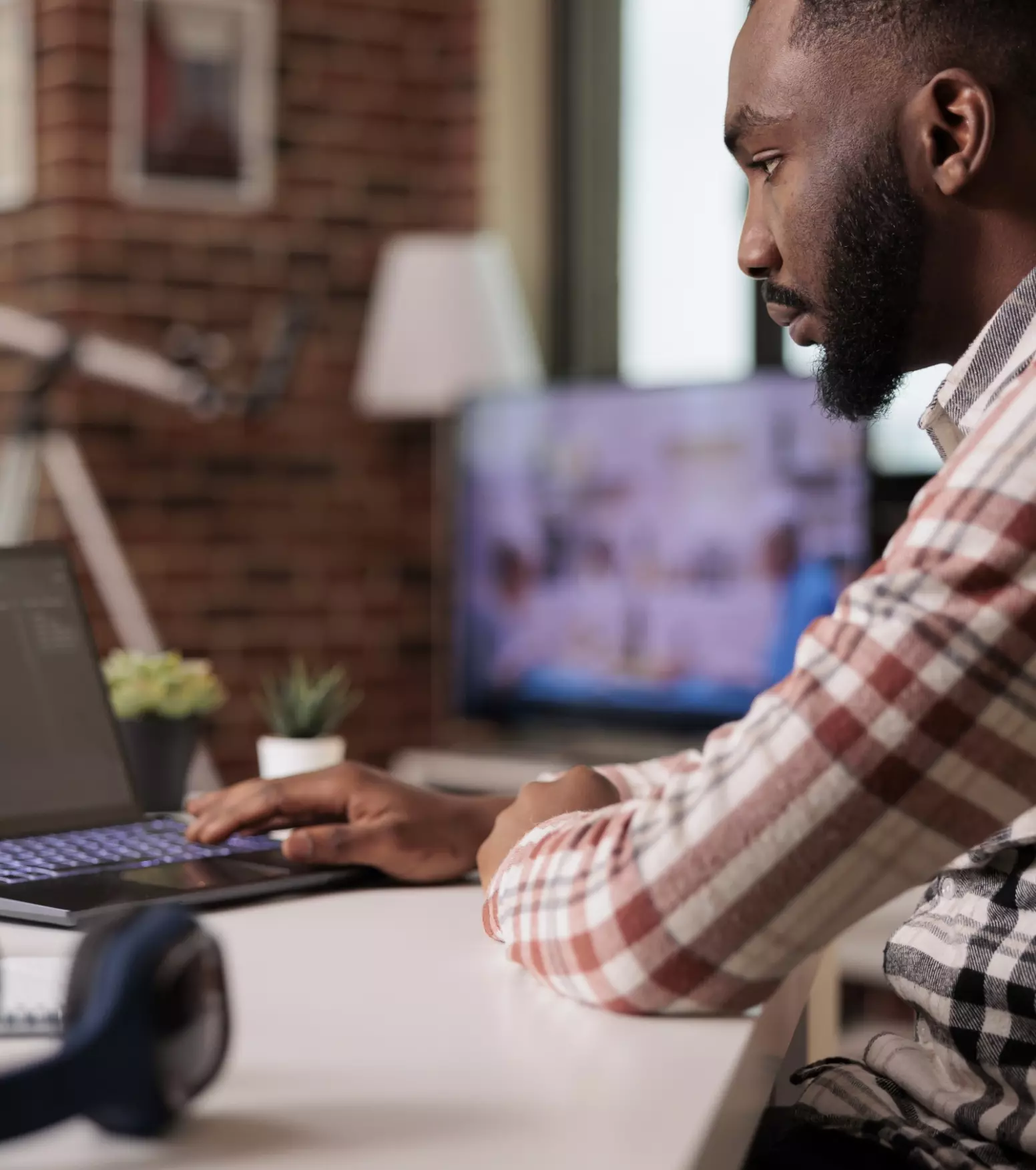 Você pode continuar desenvolvendo a aplicação do cliente enquanto nós cuidamos do financeiro da sua empresa. Isso mesmo, auxiliamos você com as rotinas do dia a dia, proporcionando mais tempo para focar no crescimento da sua empresa!